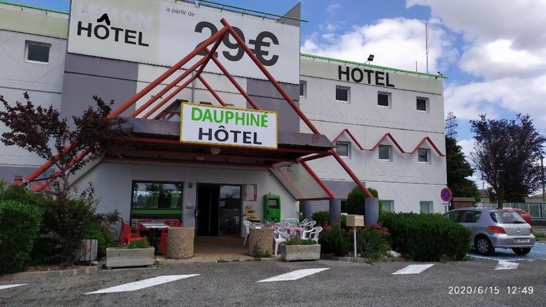 Hôtel Le Dauphine à Bourg-de-Péage Extérieur photo